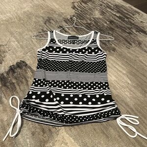 Frank Lyman black and white tank. Size 4 US